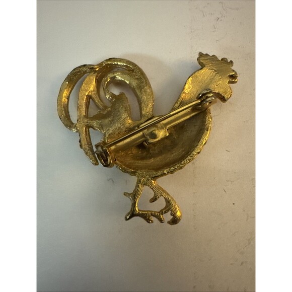 Beautiful Vintage Goldtone Red Rhinestone ROOSTER Chicken Brooch Pin Pin - Picture 4 of 6